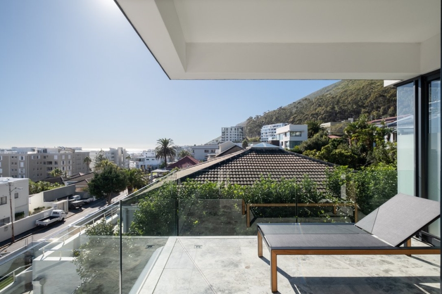 6 Bedroom Property for Sale in Fresnaye Western Cape